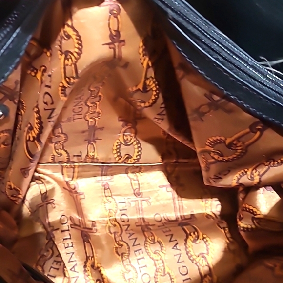 Tignanello Black Leather Shoulder Bag - Picture 4 of 11